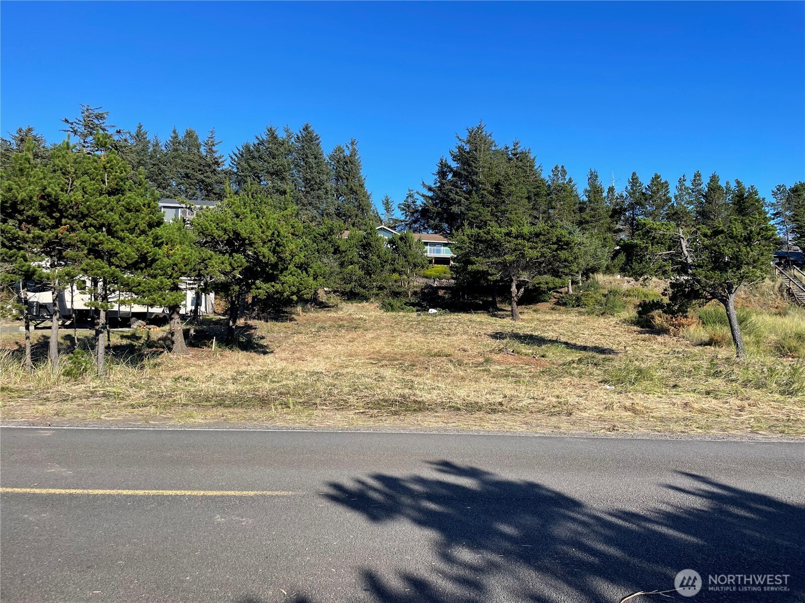 34010 J Pl Property Photo 5