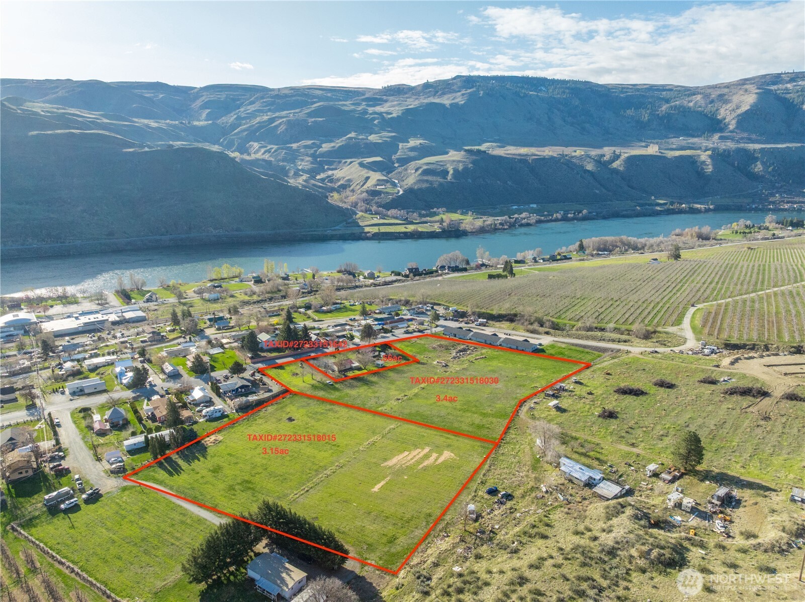 123 Chelan Falls Property Photo 2