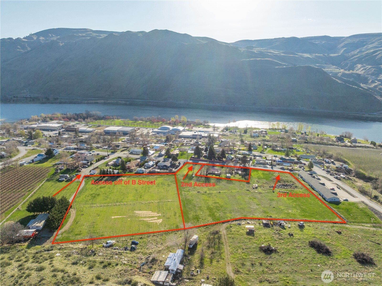 123 Chelan Falls Property Photo 5