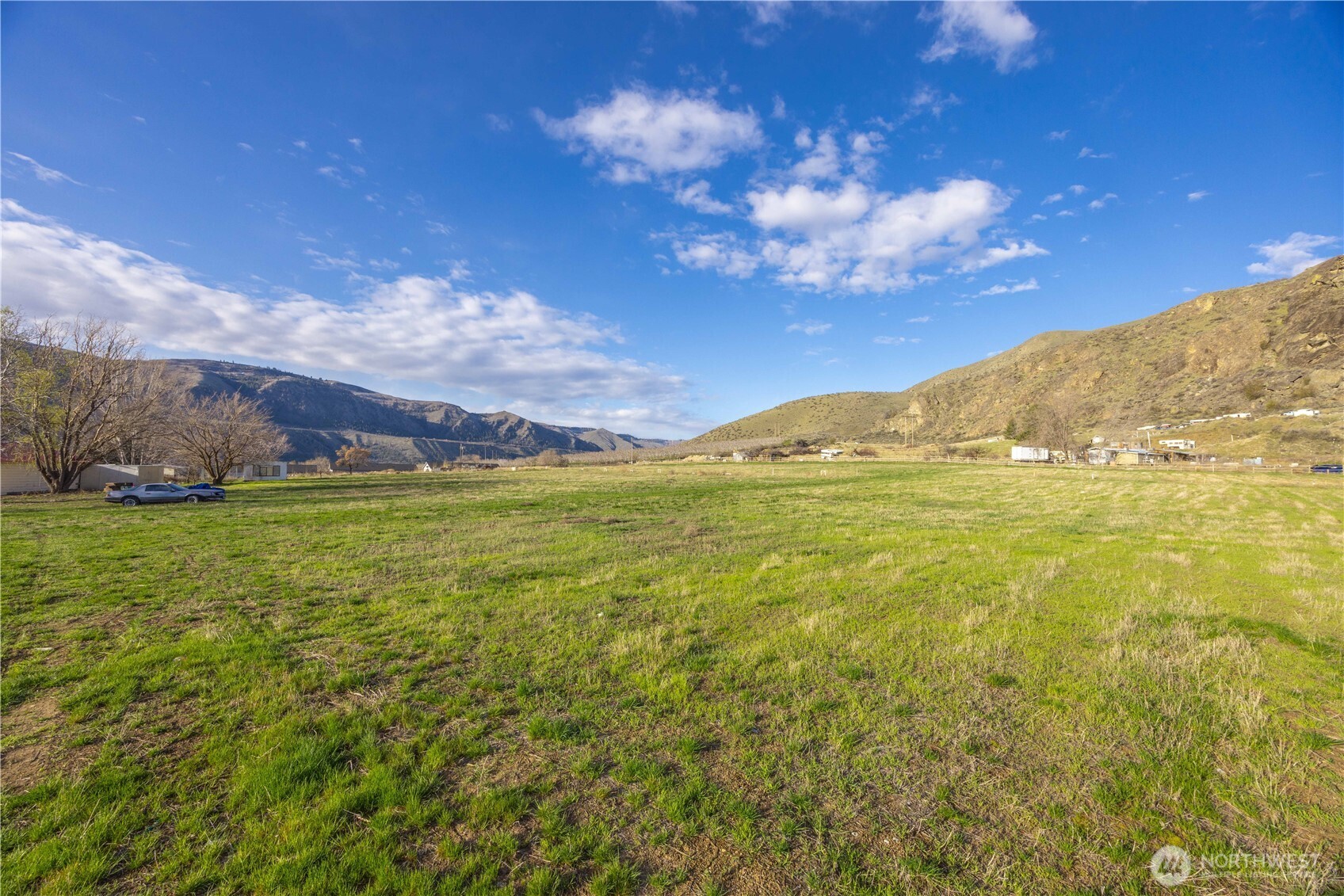 123 Chelan Falls Property Photo 7