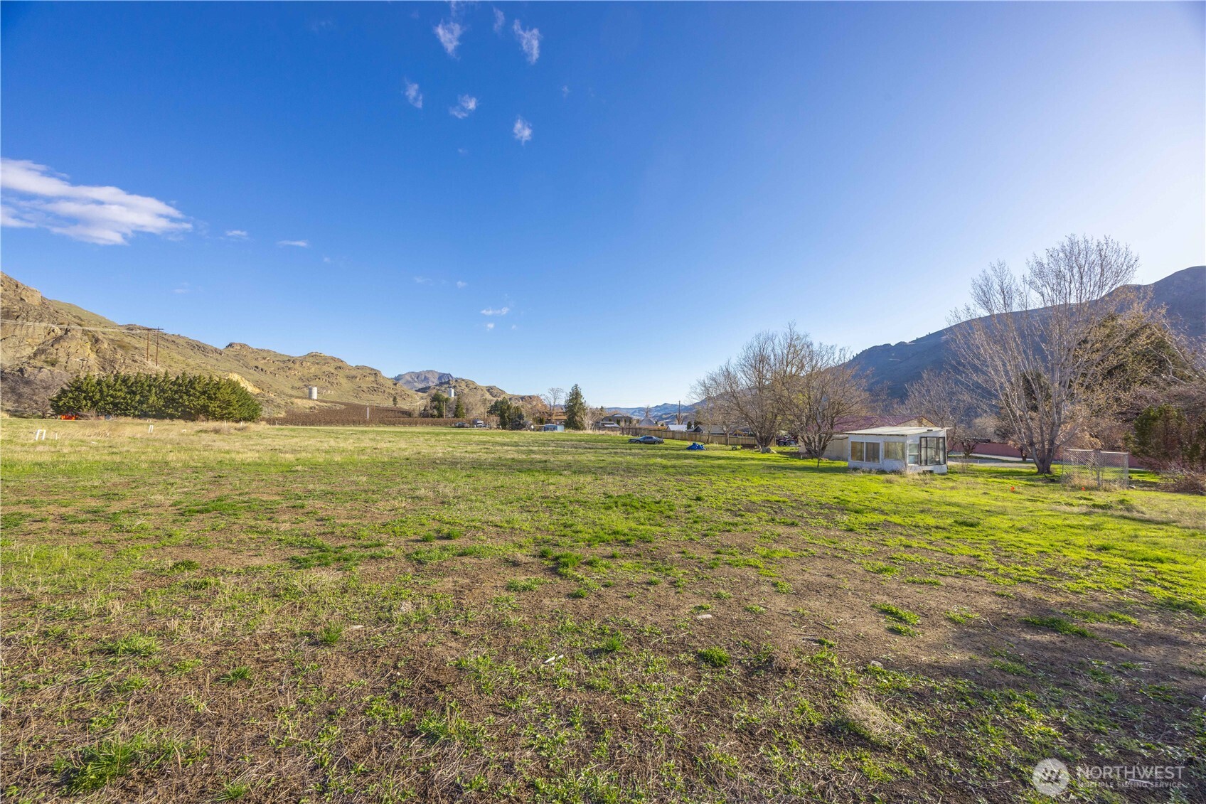 123 Chelan Falls Property Photo 9