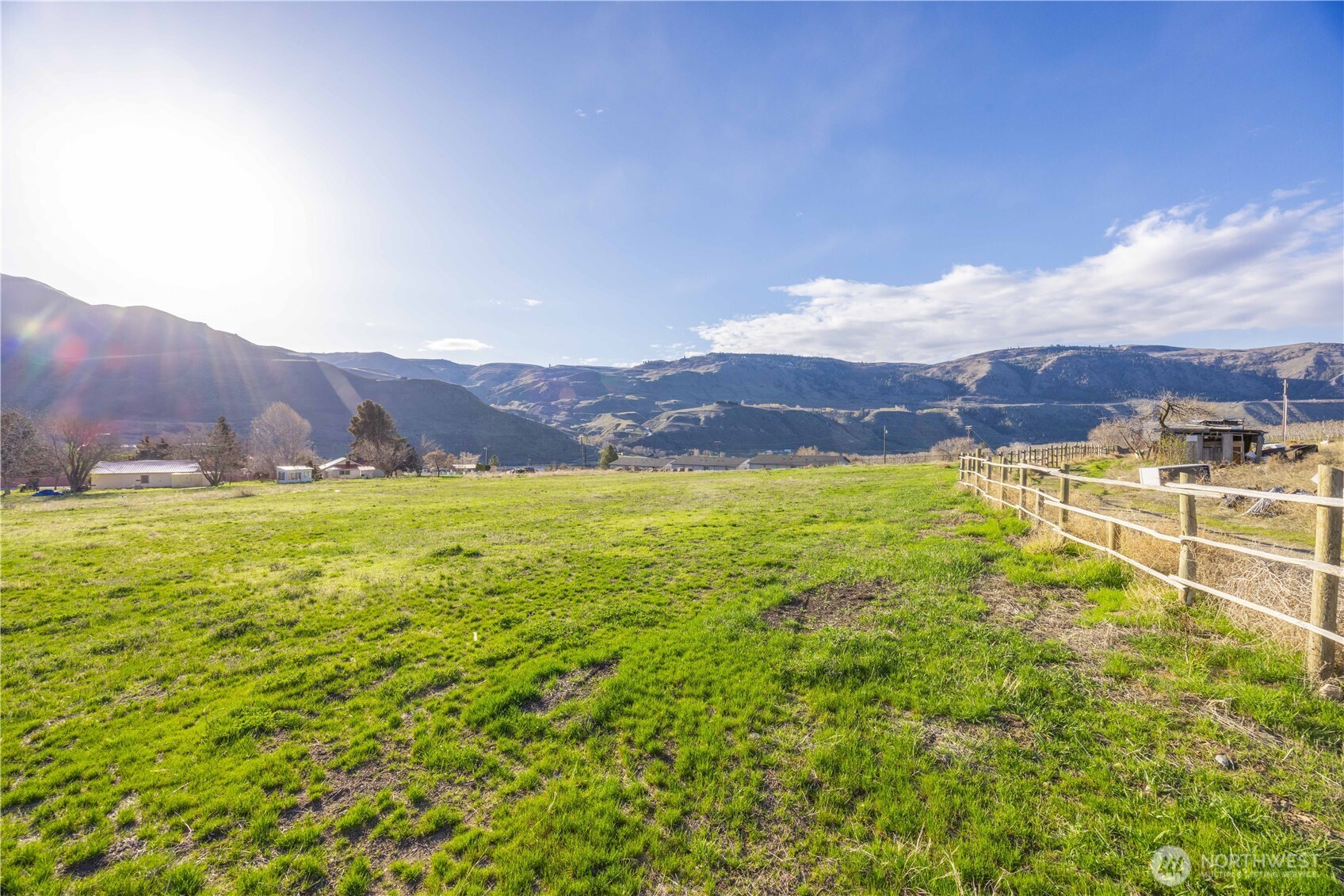 123 Chelan Falls Property Photo 14