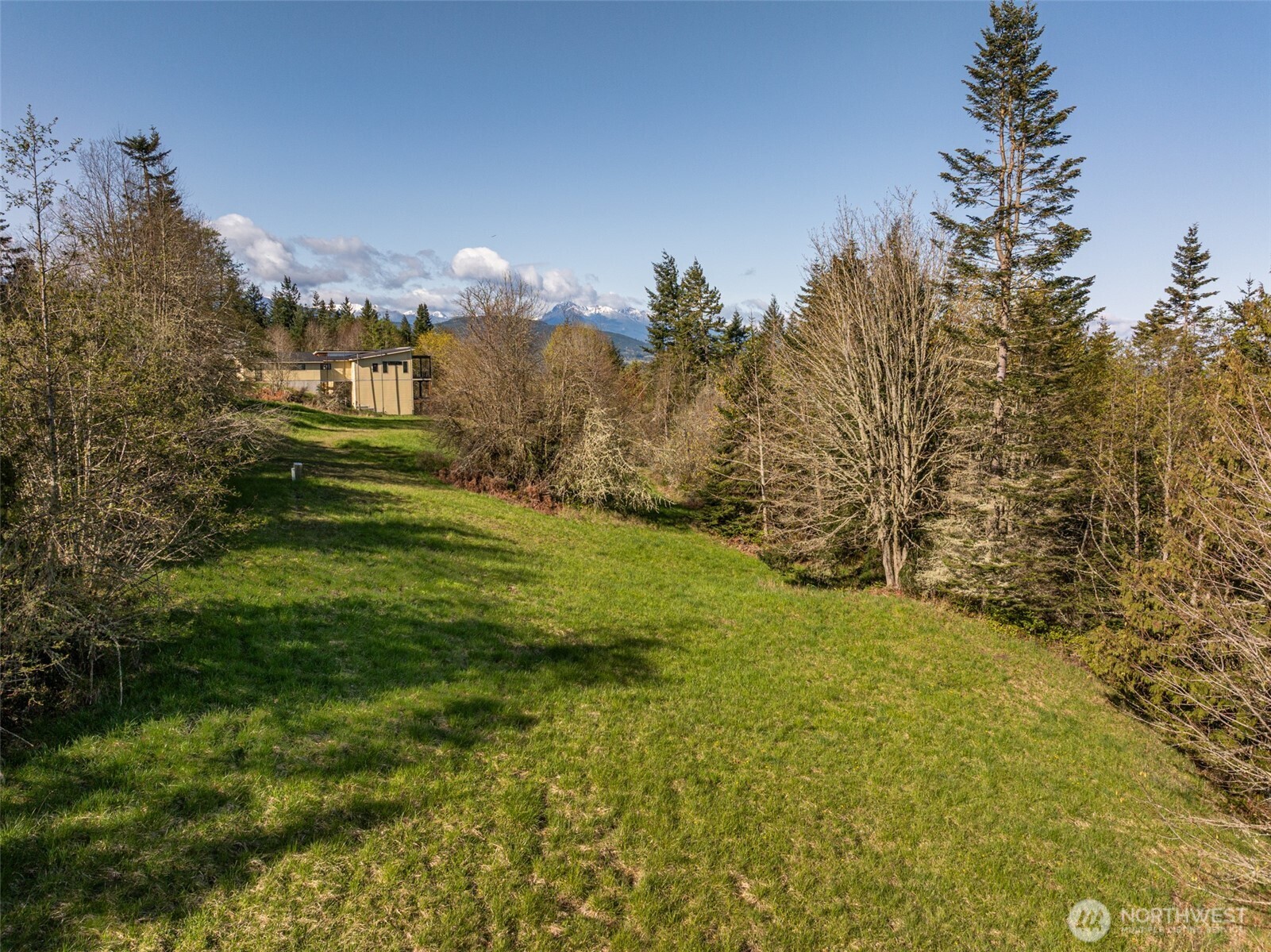 999 Ravens Ridge Road Property Photo 8