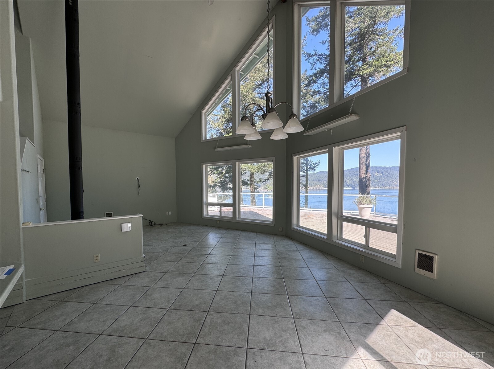 218 Pass View Road Property Photo 5