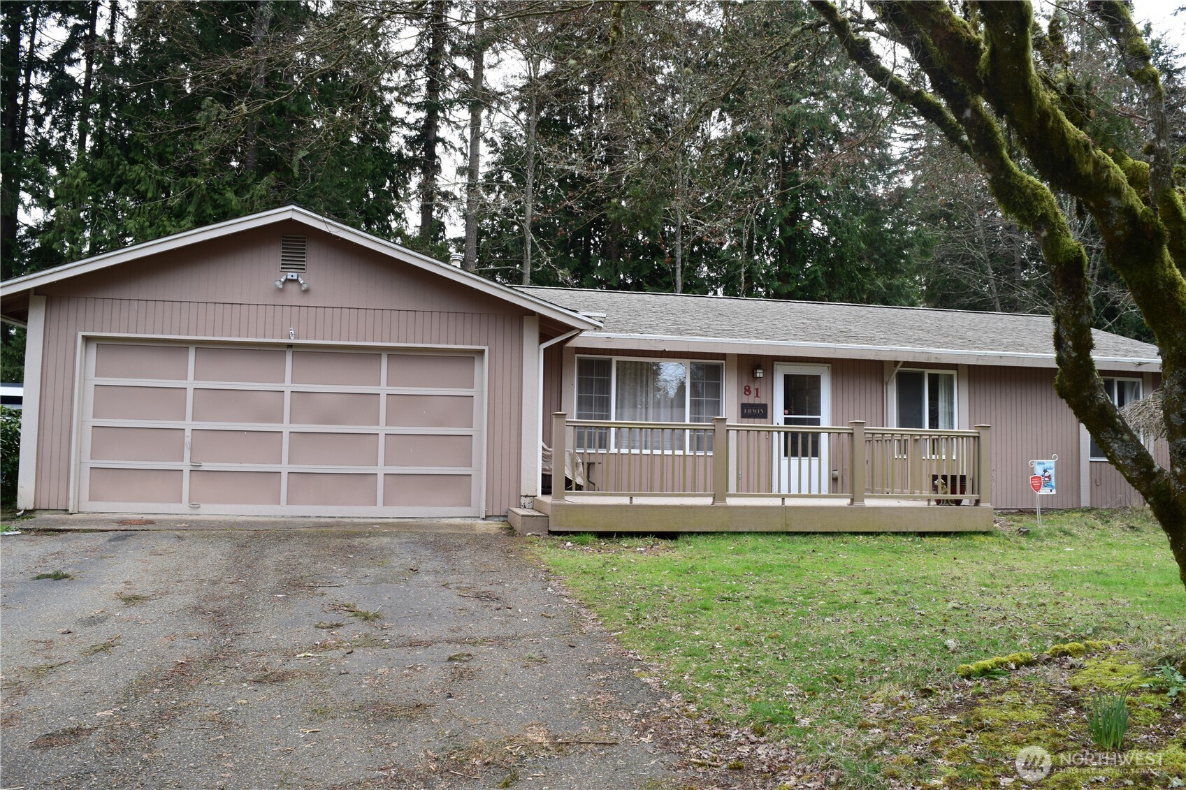 81 Ne Conifer Drive Property Photo