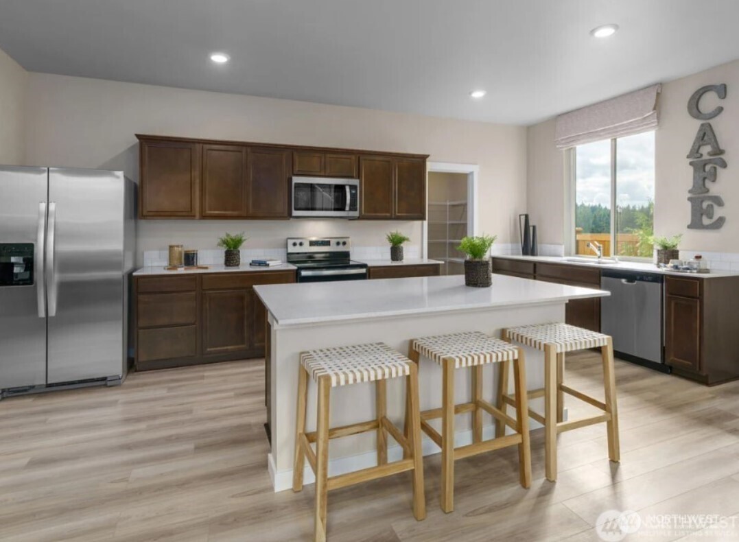 458 185th Street Ct 24 Property Photo 4