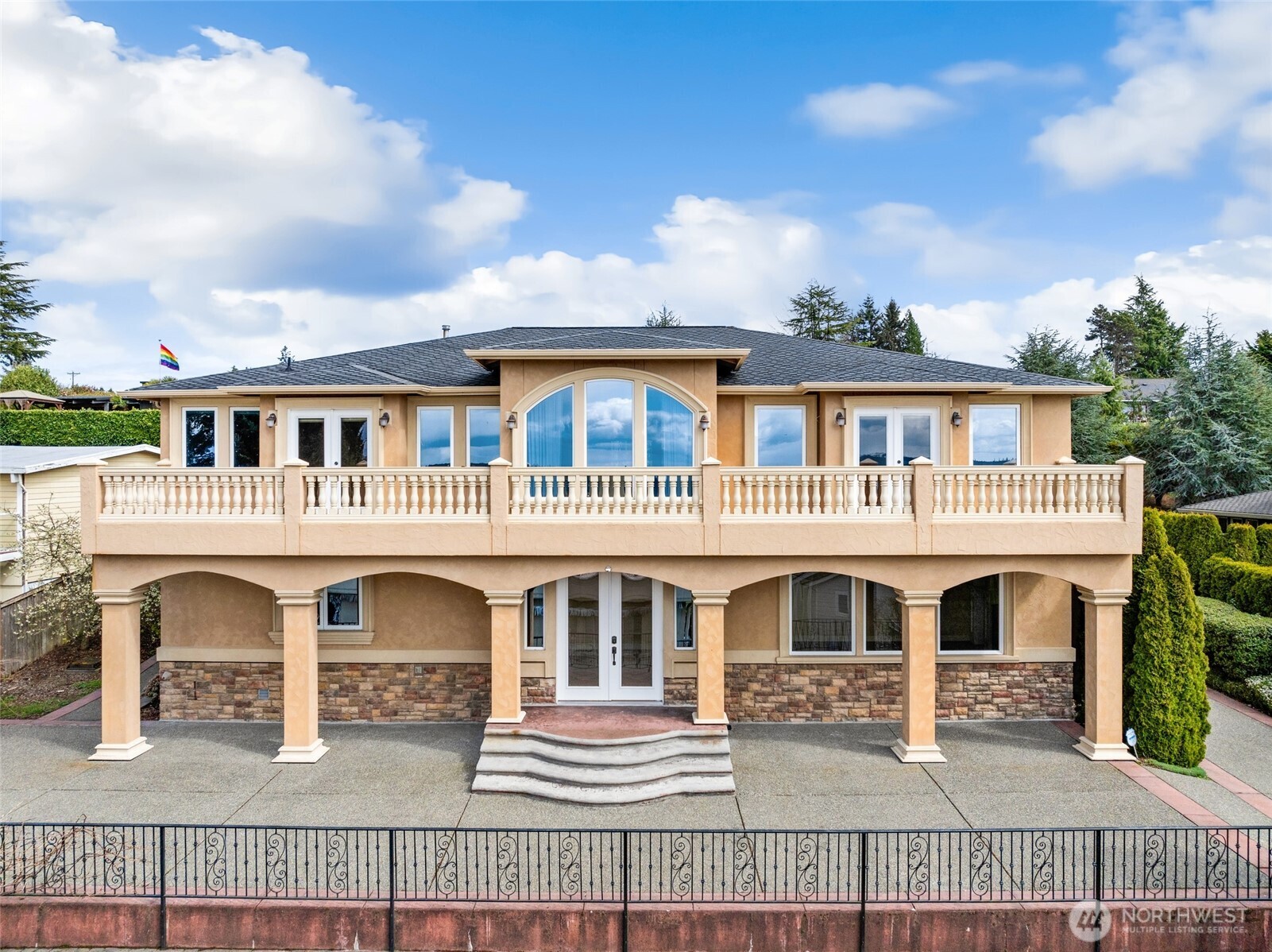 7613 N 10th Street Property Photo 1