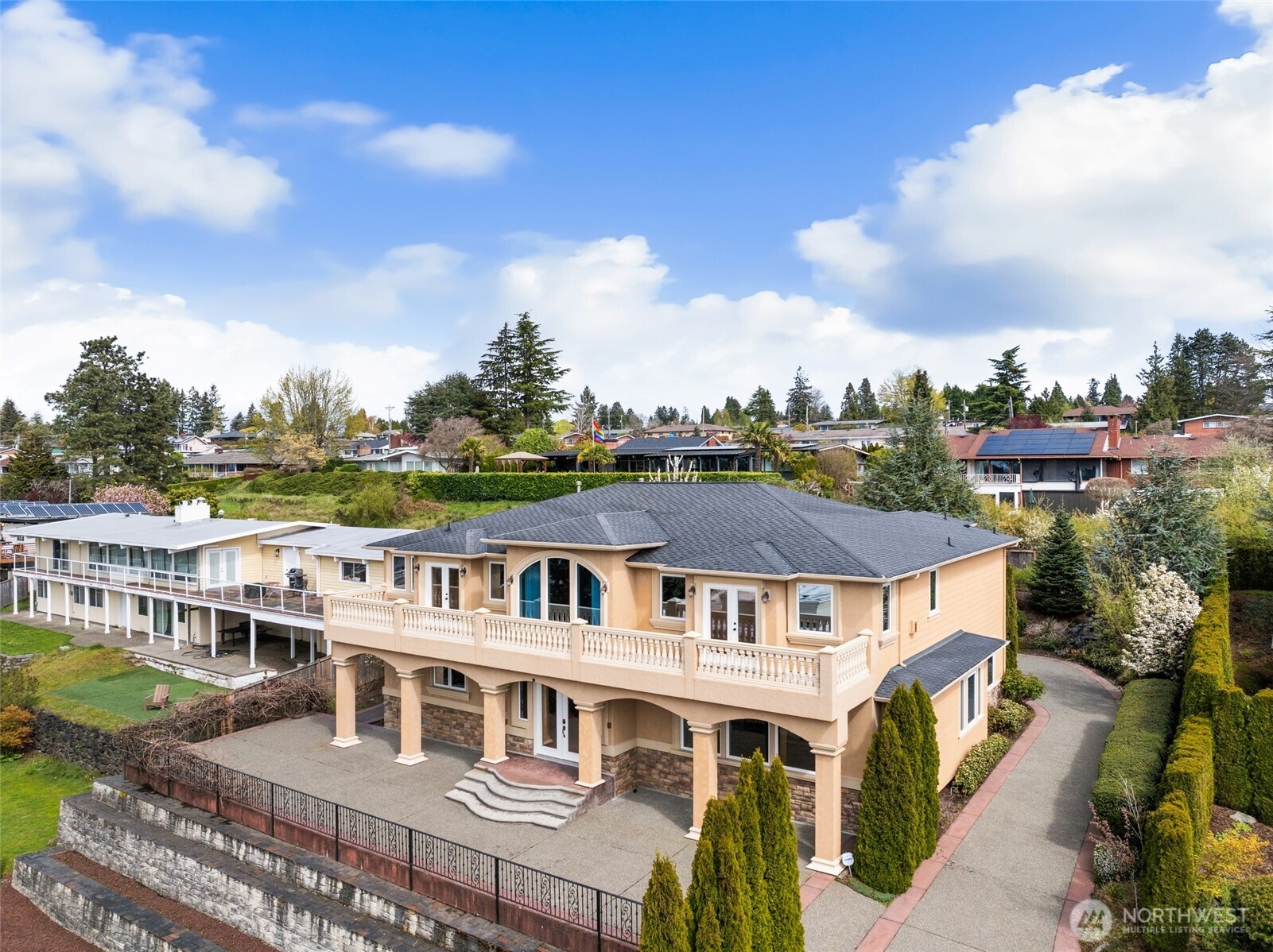 7613 N 10th Street Property Photo 3