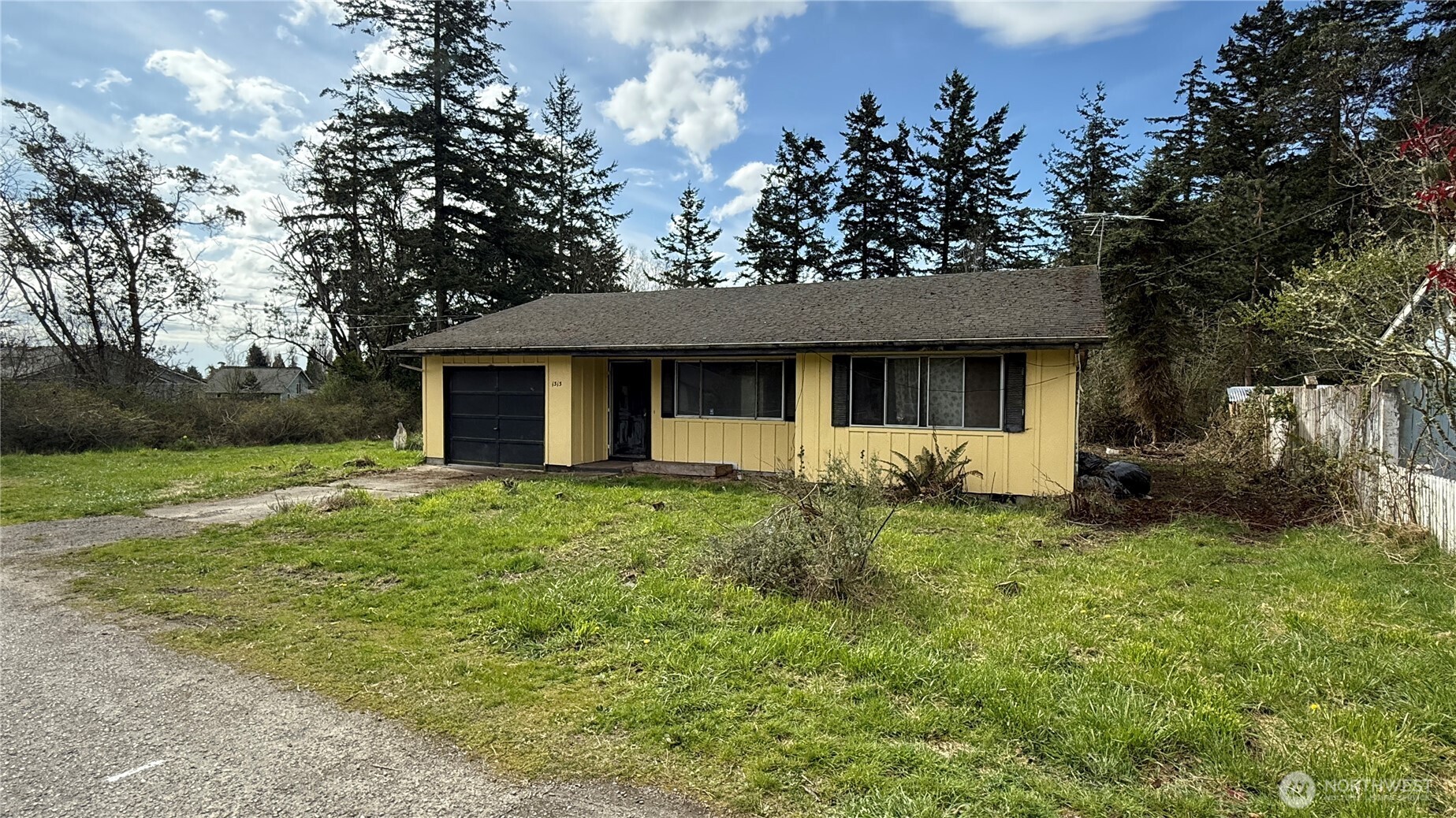 1313 Corona Street Property Photo 3