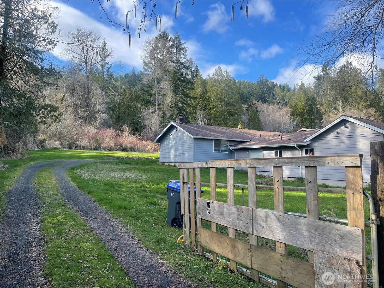 22391 N Hwy 101
