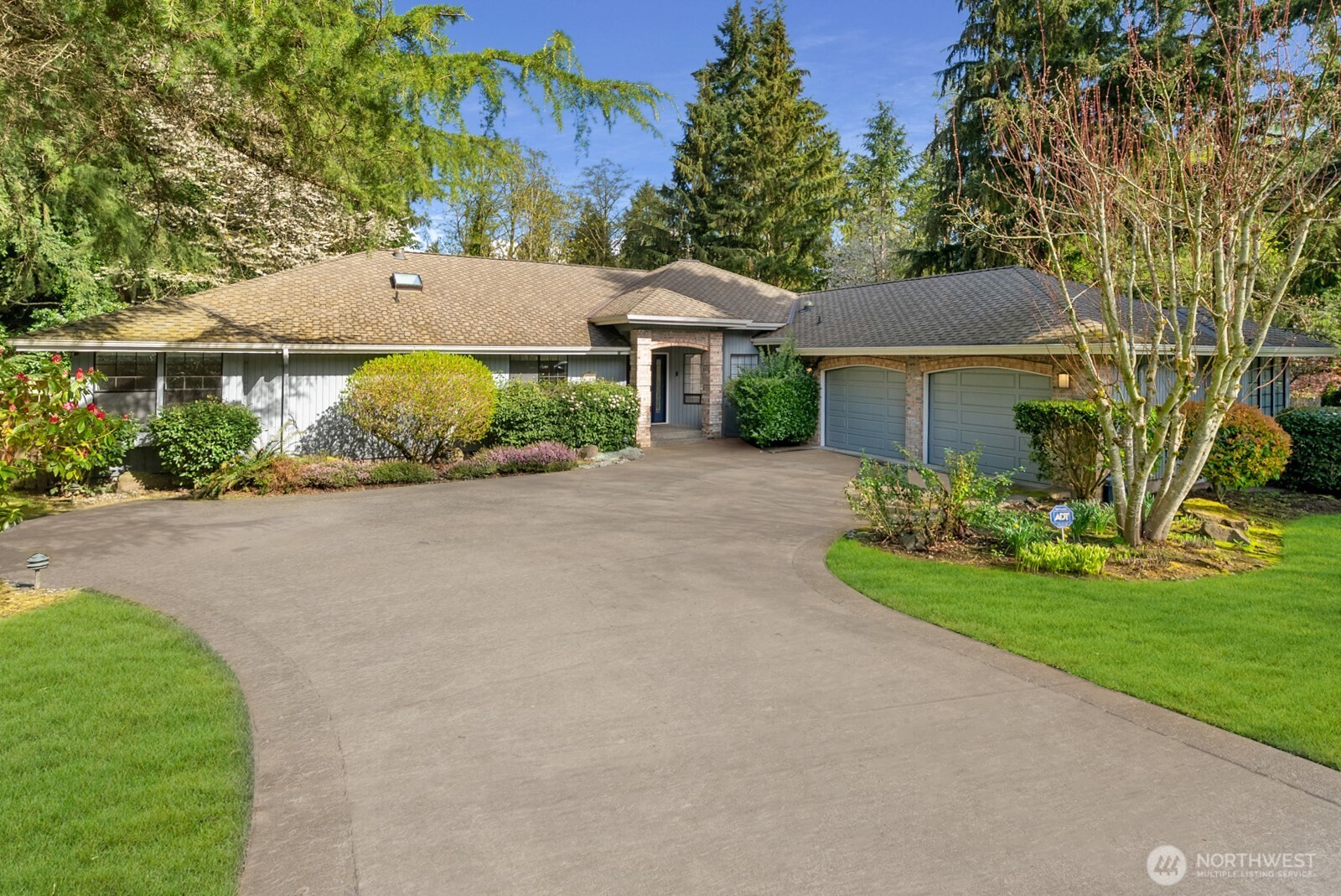 2301 Manito Court Property Photo