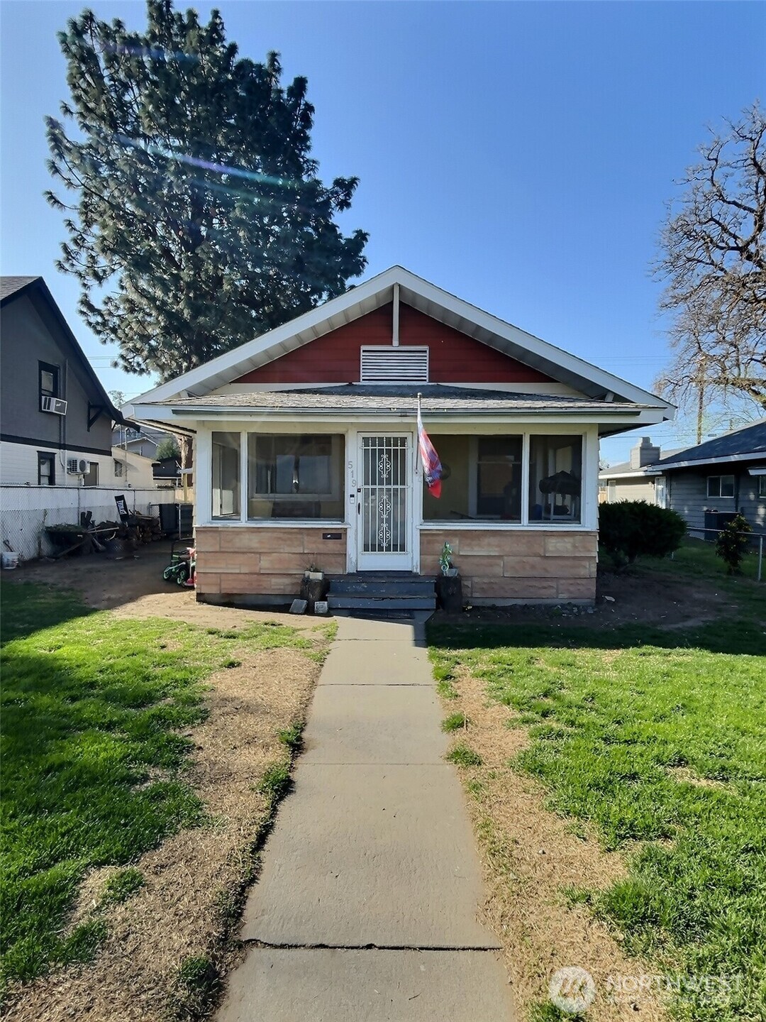 519 W Albany Avenue Property Photo