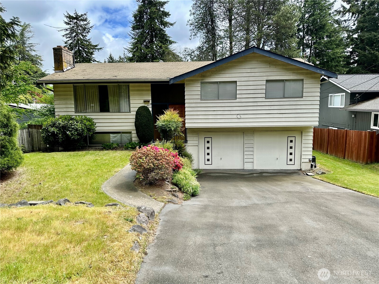 13032 27th Avenue Property Photo 1