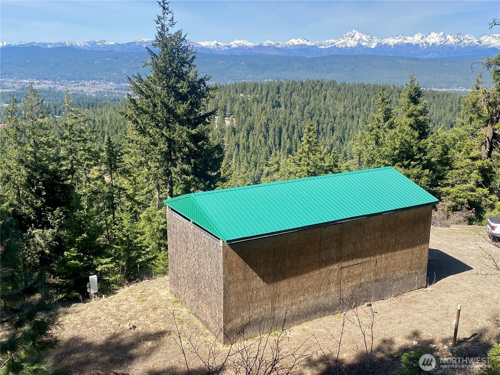 393 Tom & Nita Road Property Photo 9