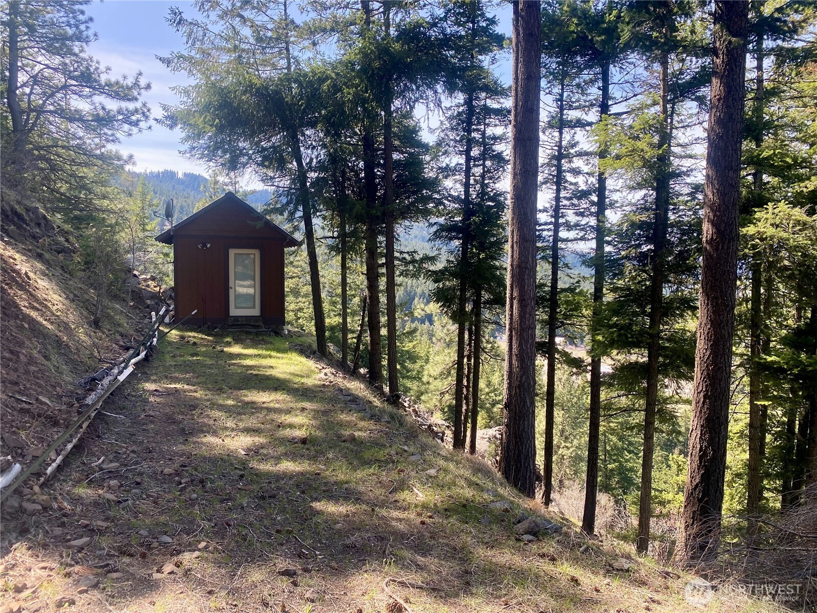 393 Tom & Nita Road Property Photo 10