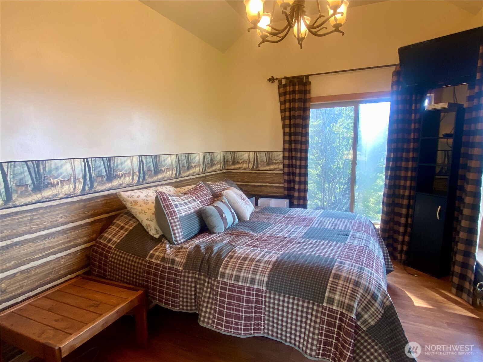 393 Tom & Nita Road Property Photo 11