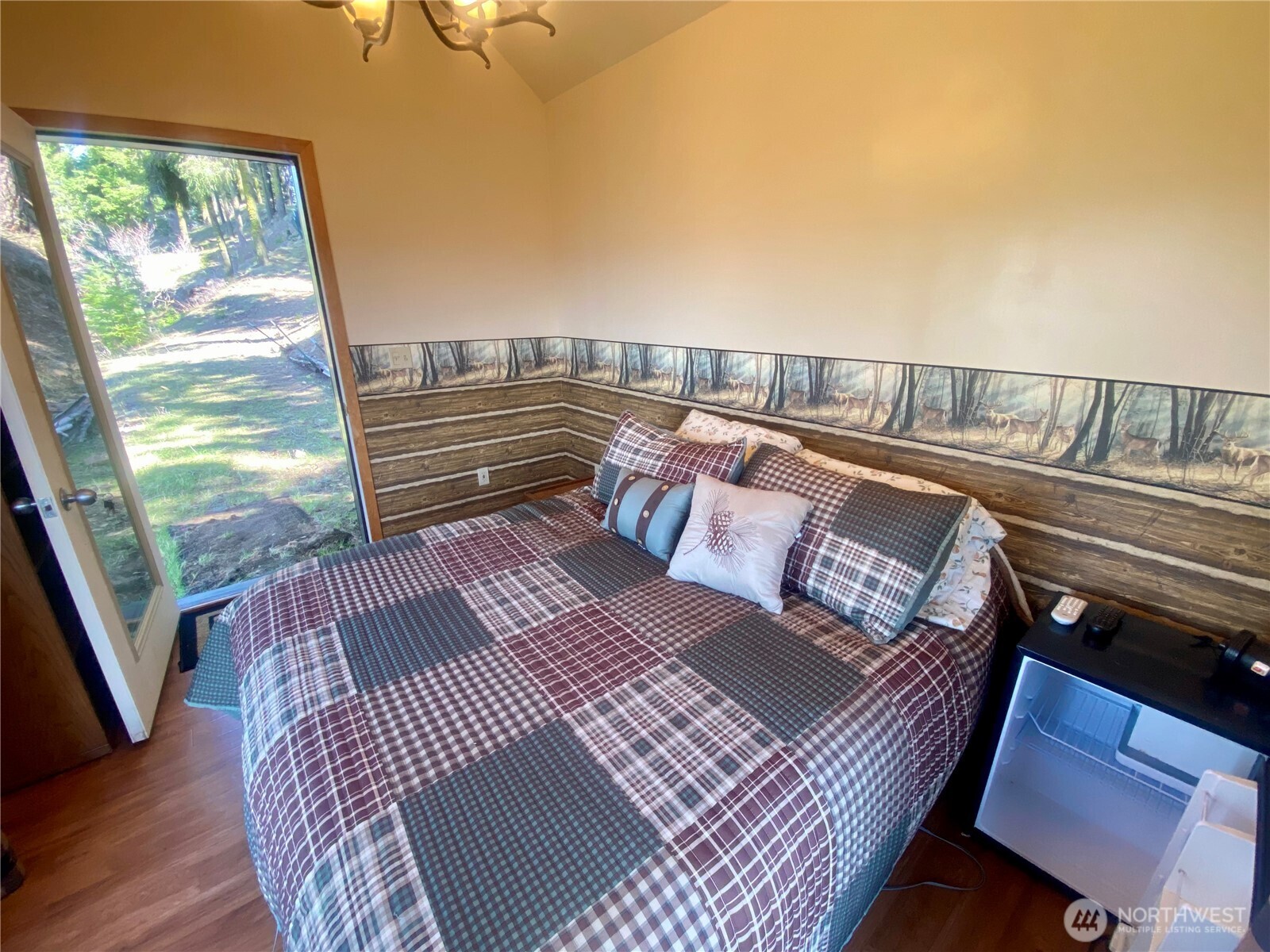 393 Tom & Nita Road Property Photo 12