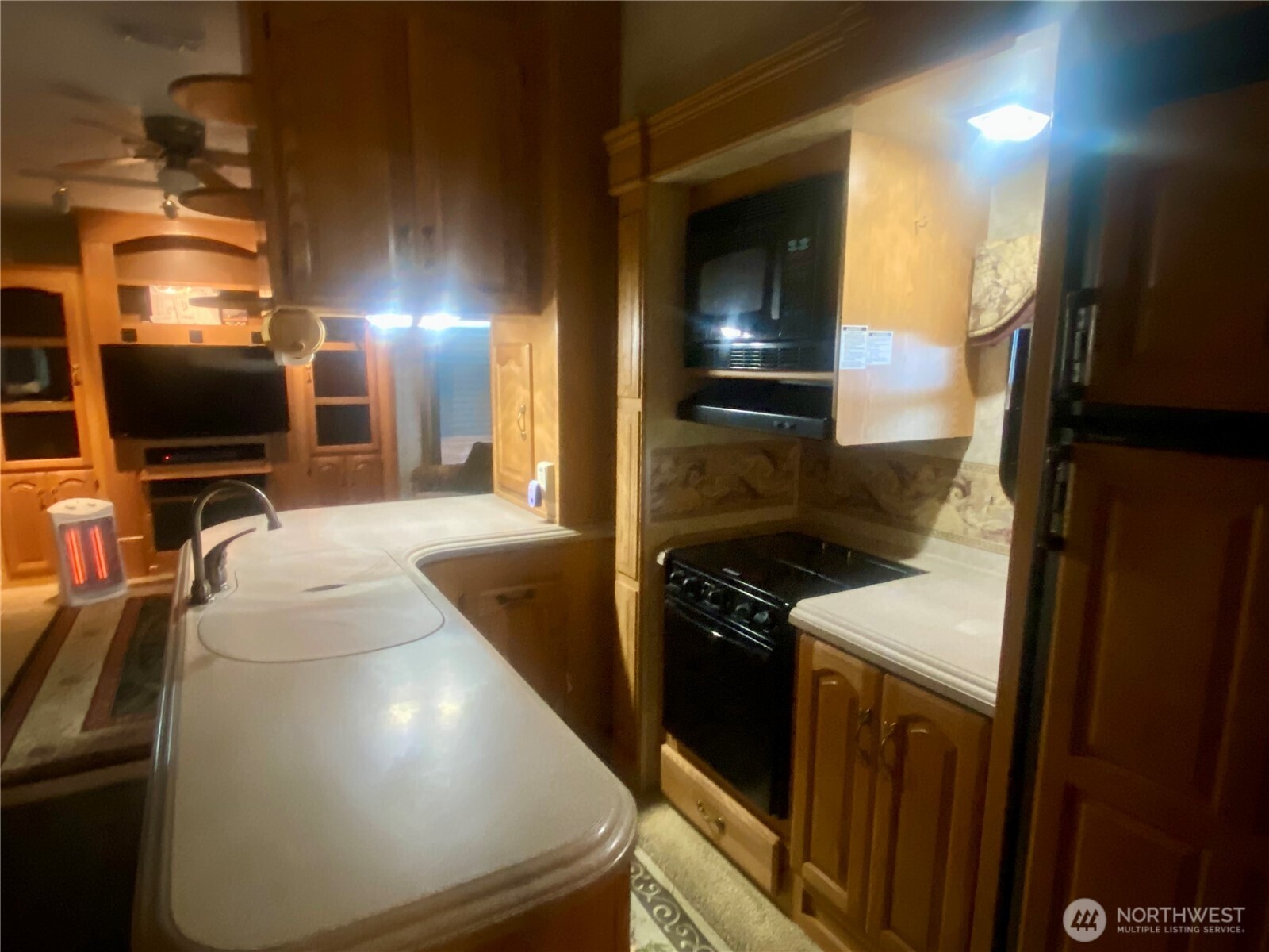 393 Tom & Nita Road Property Photo 24
