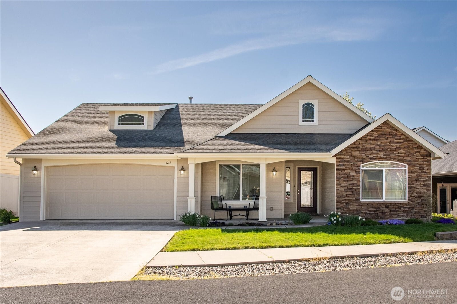 612 Se Magnoni Drive Property Photo