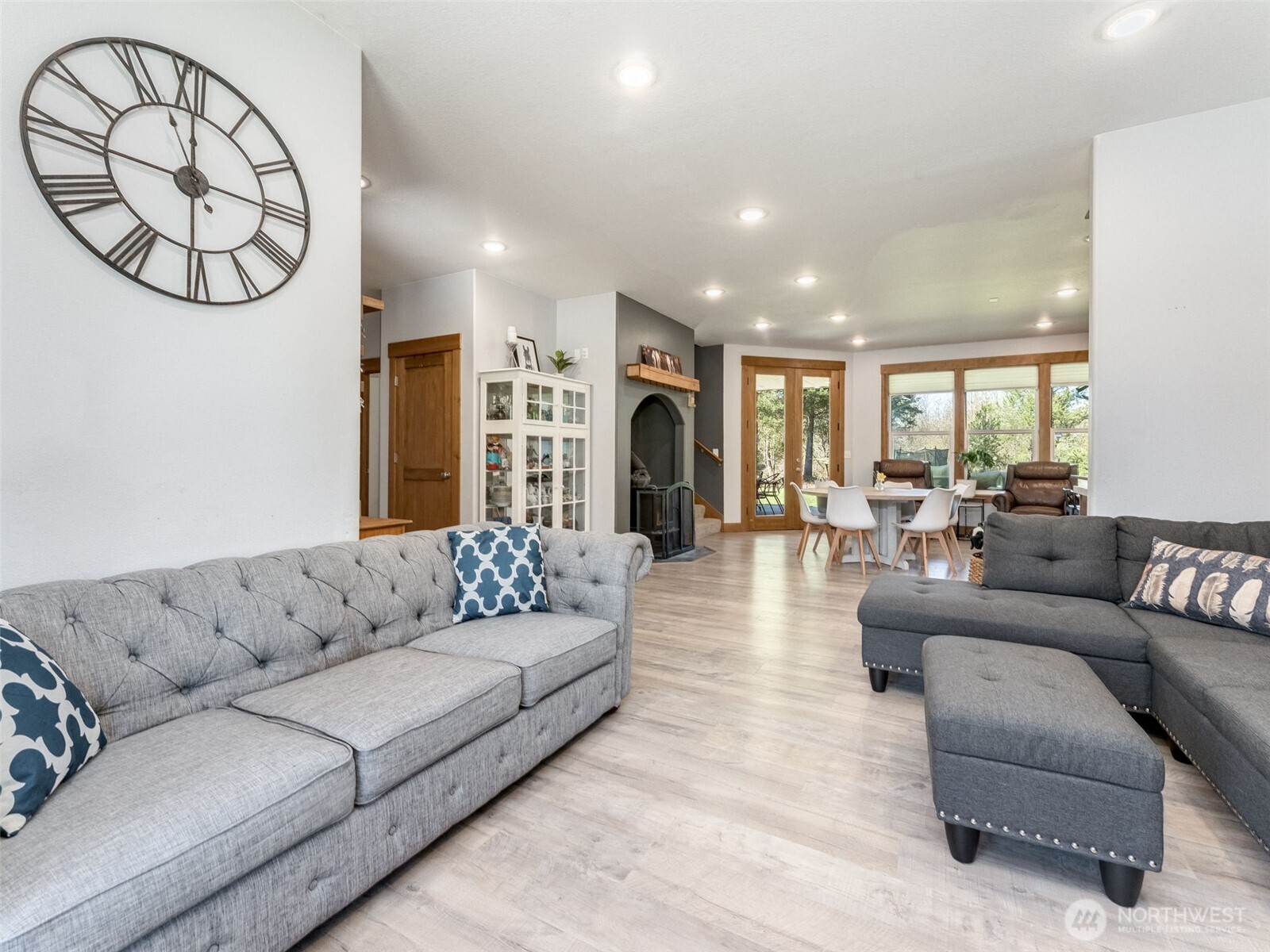 225 Blue Eagle Drive Property Photo 7