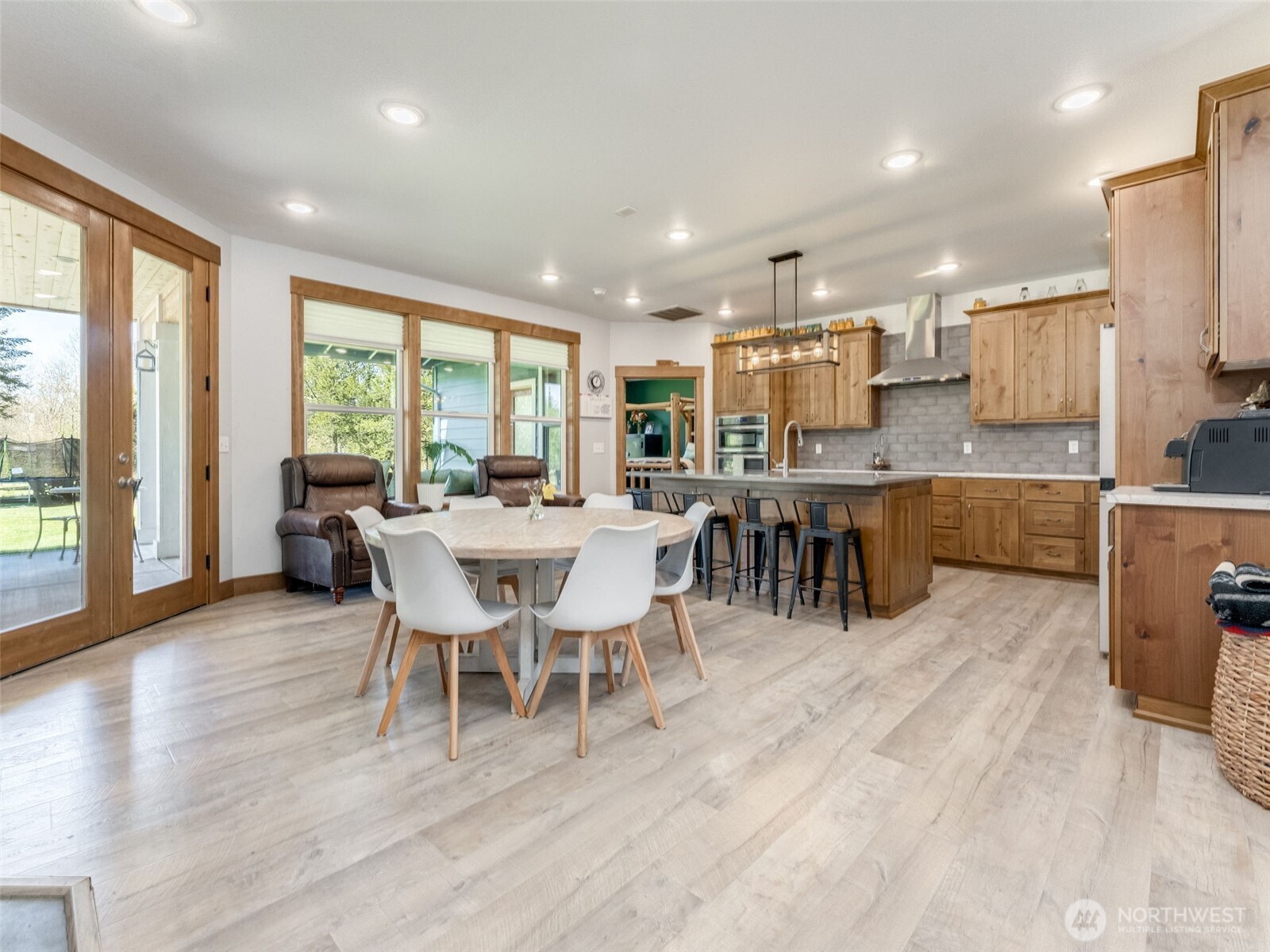 225 Blue Eagle Drive Property Photo 11