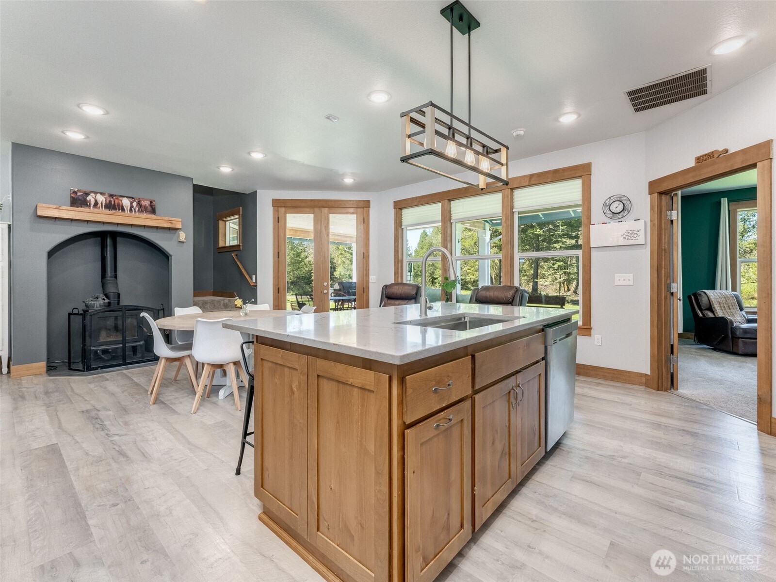 225 Blue Eagle Drive Property Photo 16