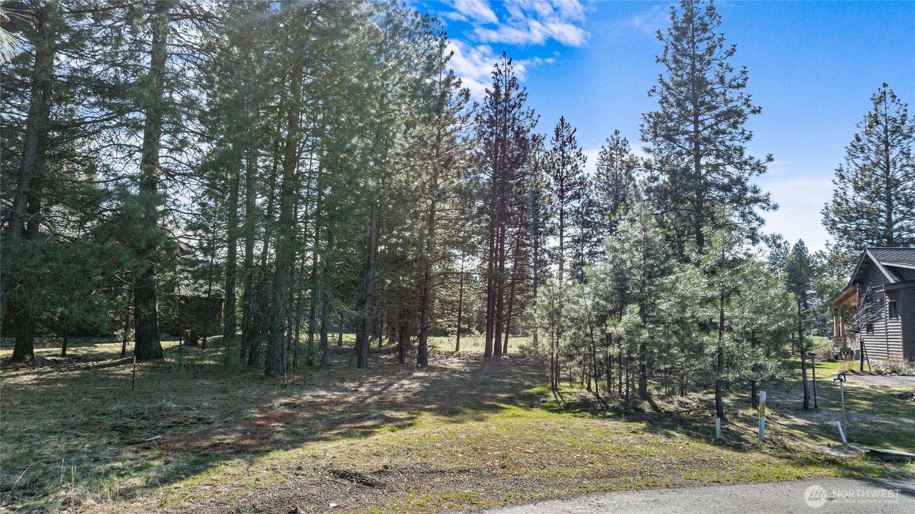 240 Monabel Court Property Photo 8