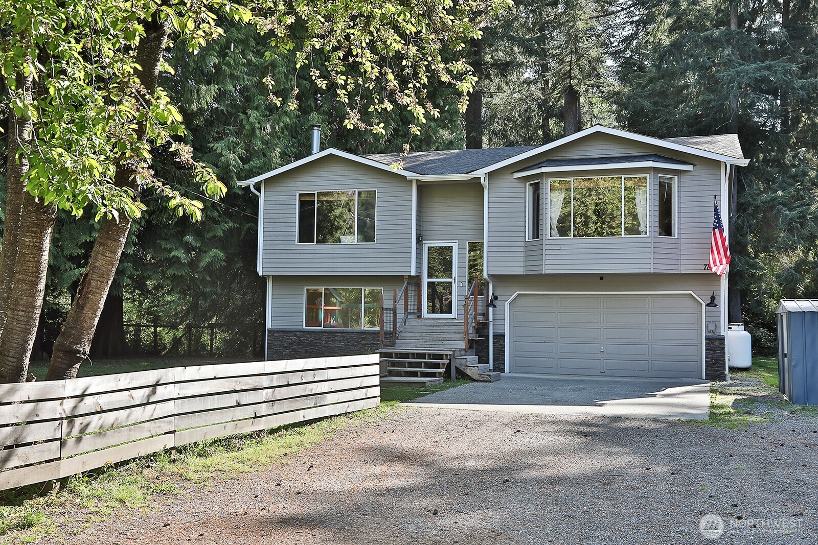 7806 Blakely Avenue Property Photo 3