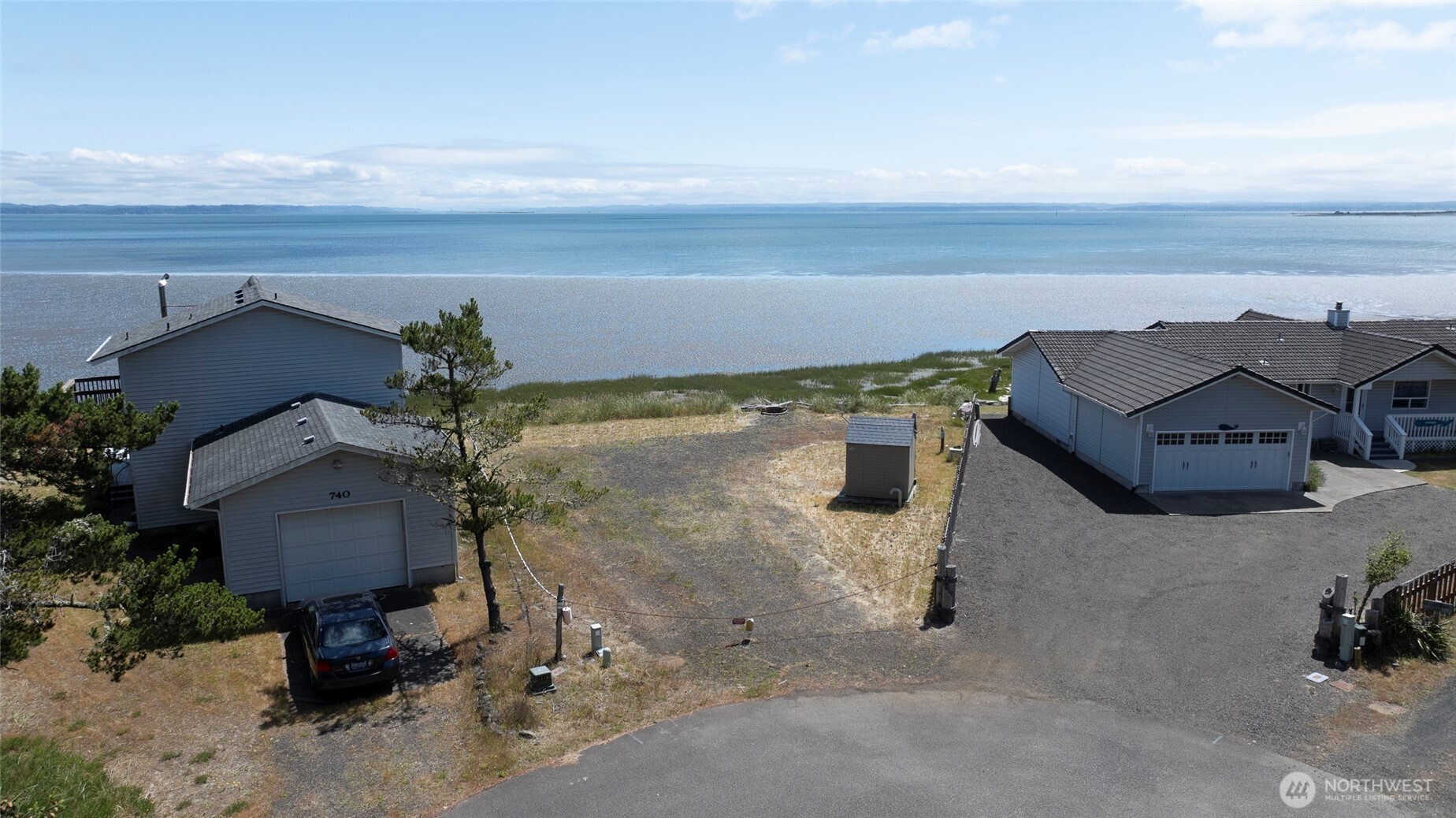 742 Peninsula Court Property Photo 17