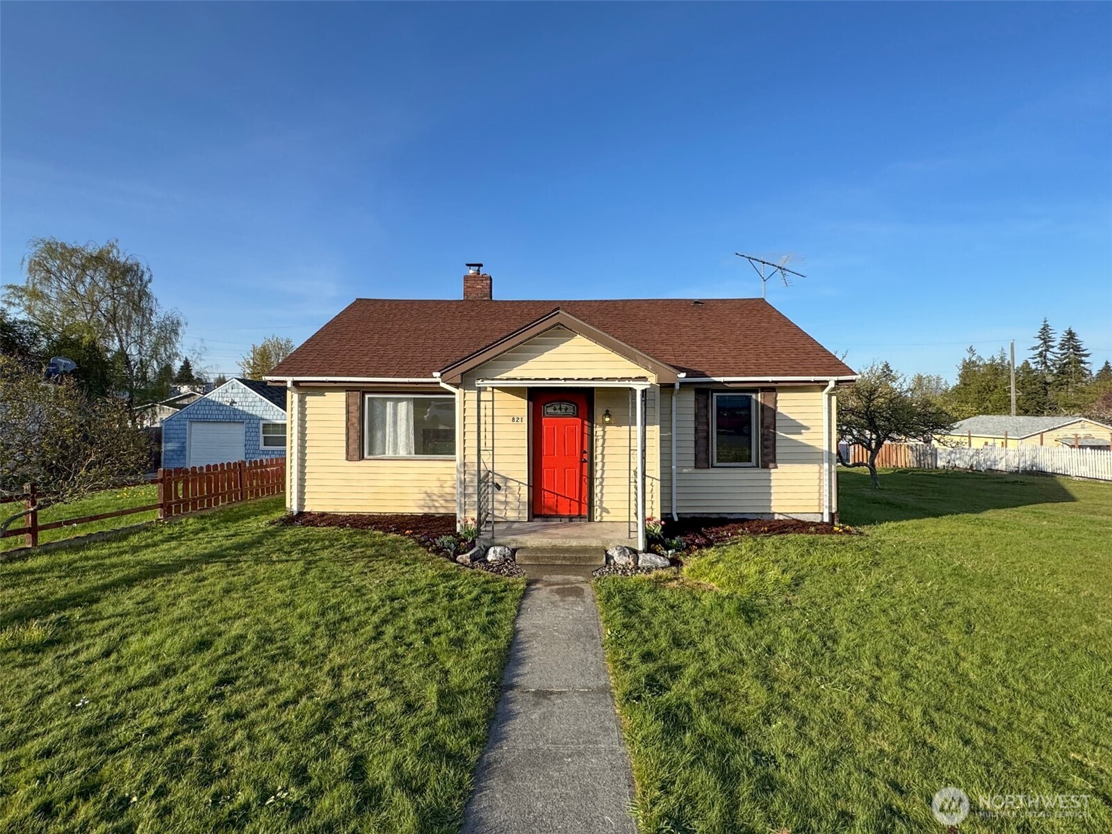 821 W 12th Street Property Photo