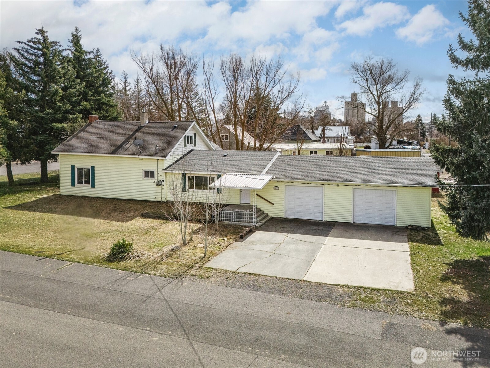 211 W Linden Street Property Photo 1