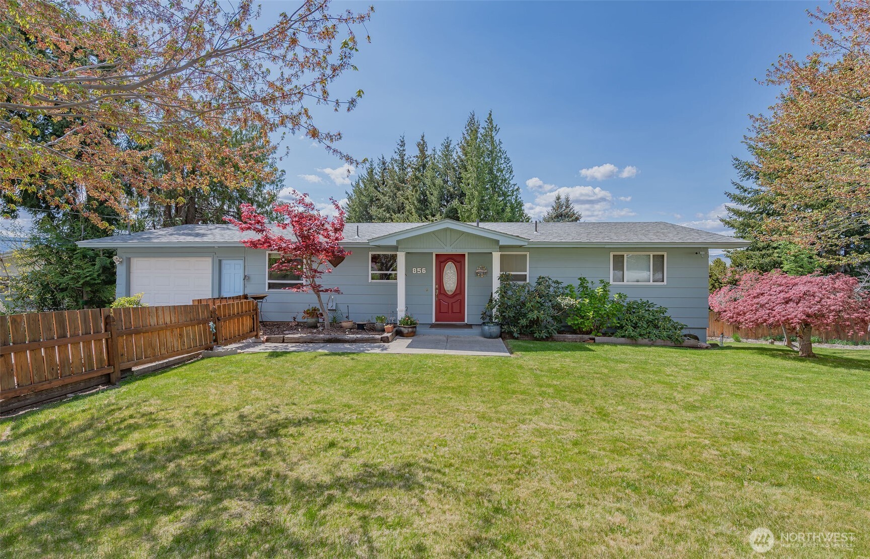 856 N Keller Avenue Property Photo