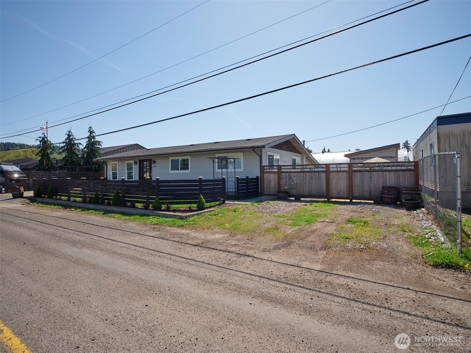 187 Hansen Lane Property Photo 4