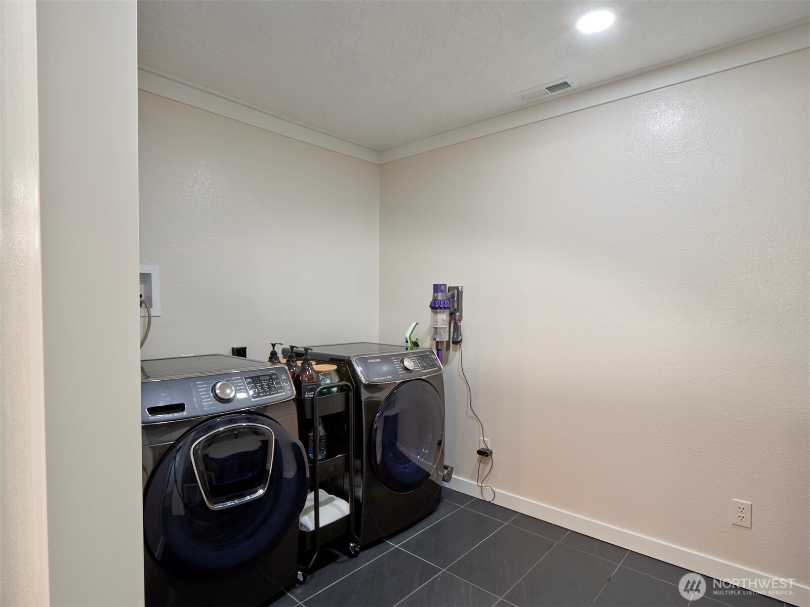 187 Hansen Lane Property Photo 31