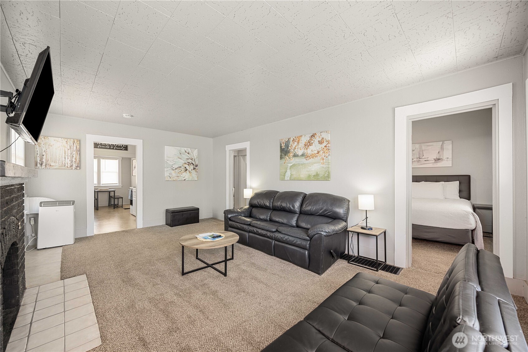 519 E Woodin Avenue Property Photo 4