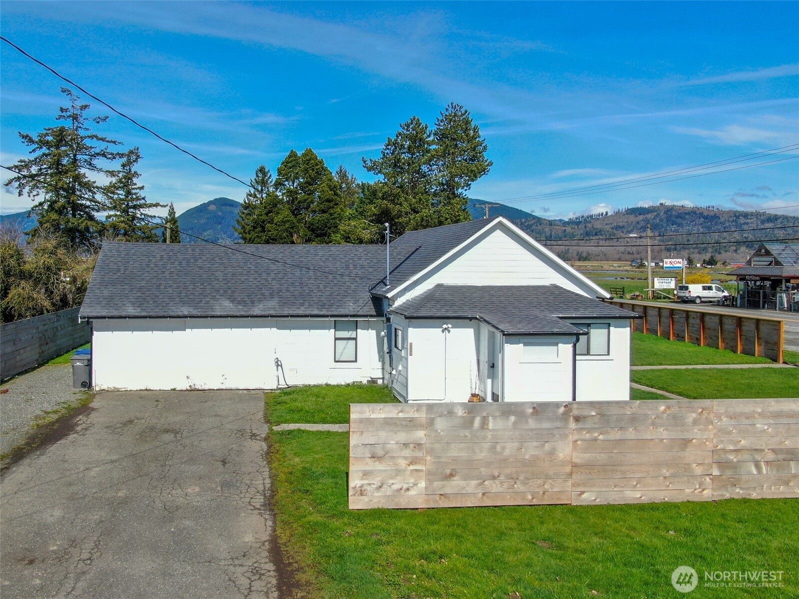 5530 Chuckanut Drive Property Photo 8