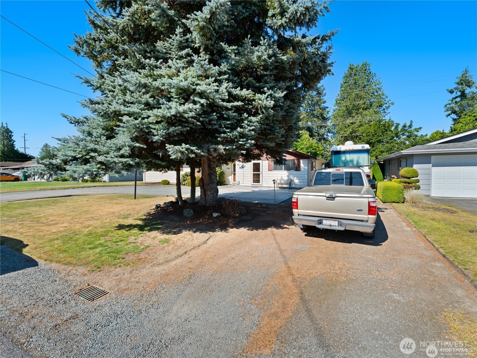 1205 S Walnut Street Property Photo 2