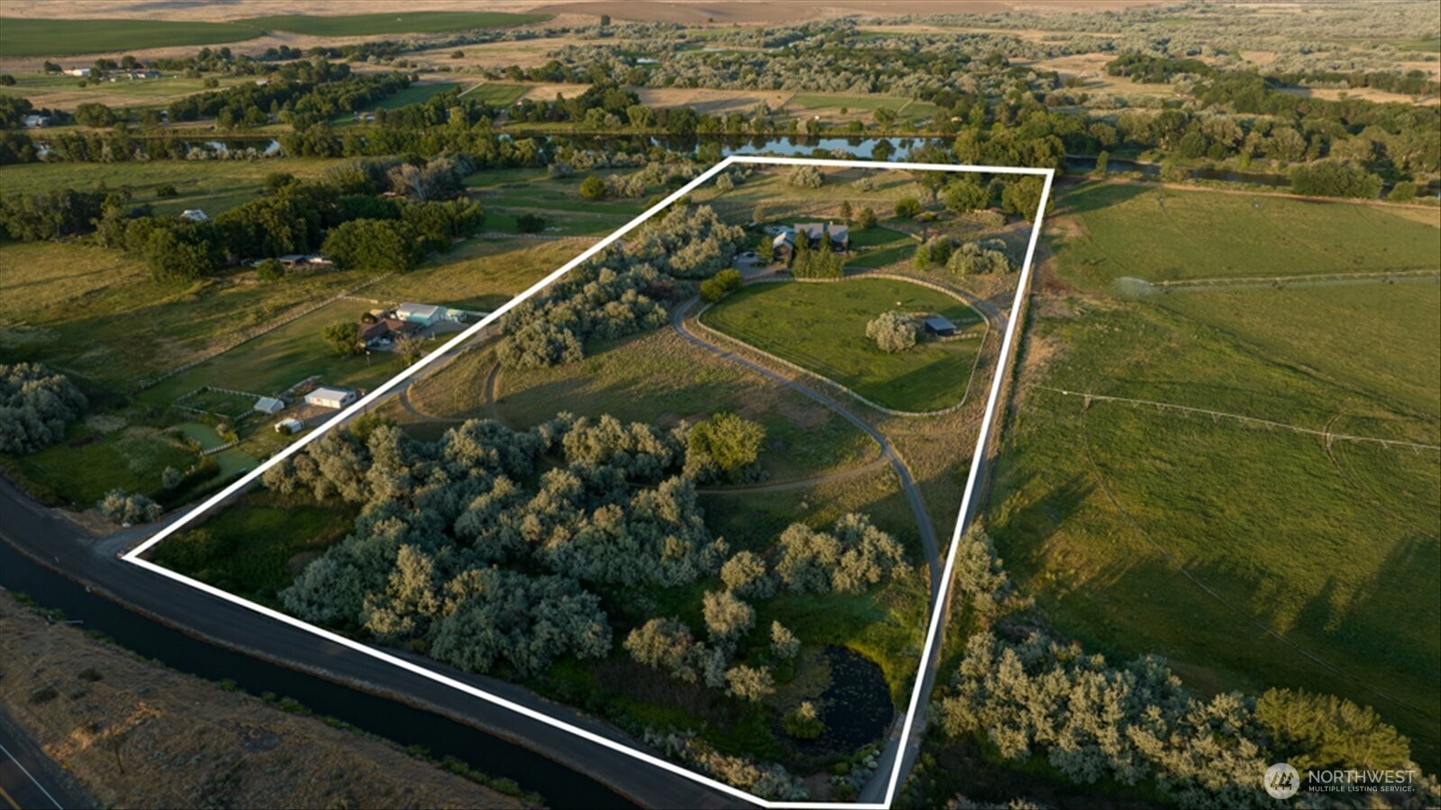 90705 N Yakima River Drive Property Photo 2