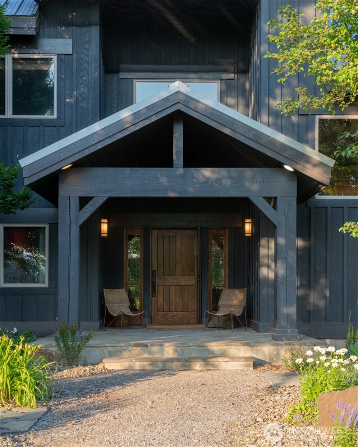 90705 N Yakima River Drive Property Photo 3