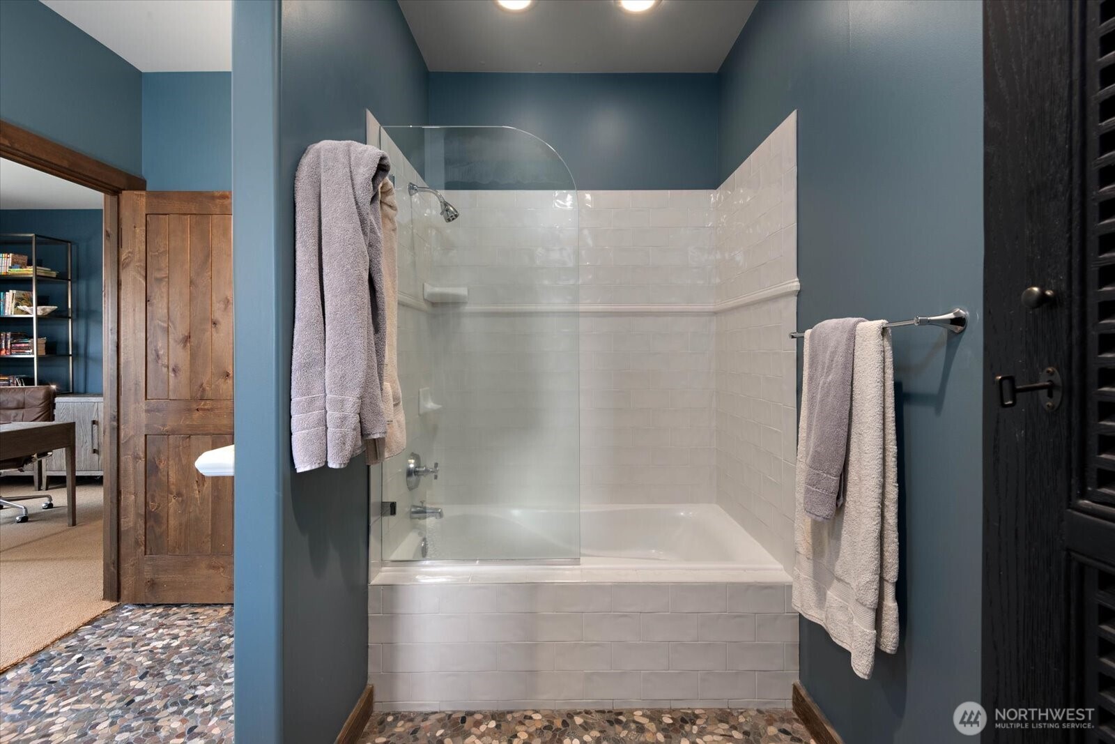 90705 N Yakima River Drive Property Photo 28