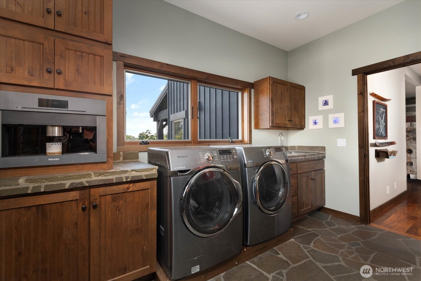 90705 N Yakima River Drive Property Photo 33