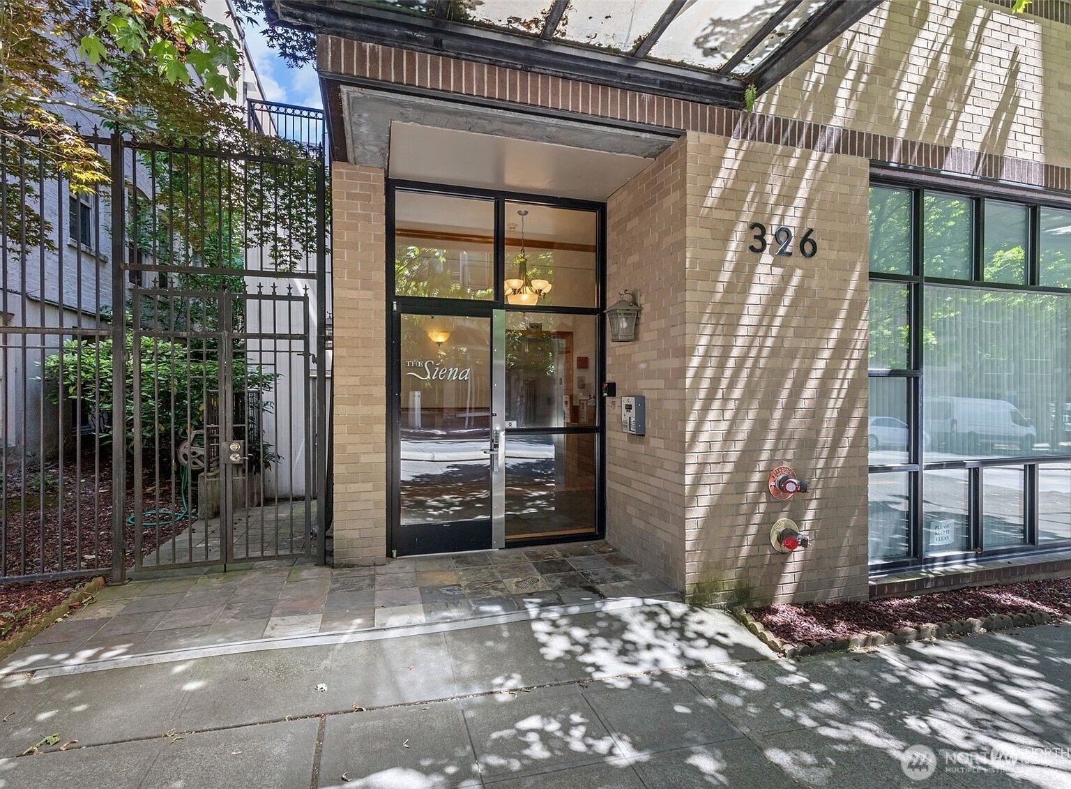326 Queen Anne Avenue 502 Property Photo