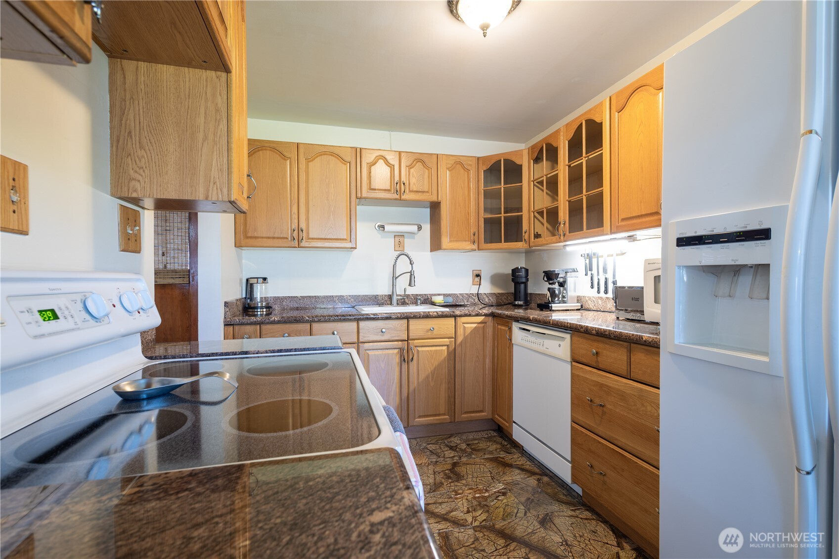 222 S 108th Place Property Photo 8