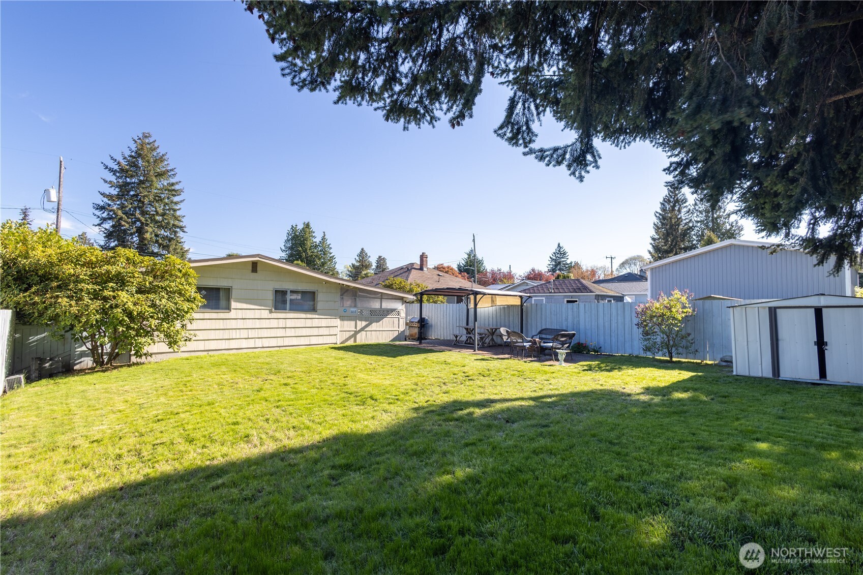 222 S 108th Place Property Photo 18