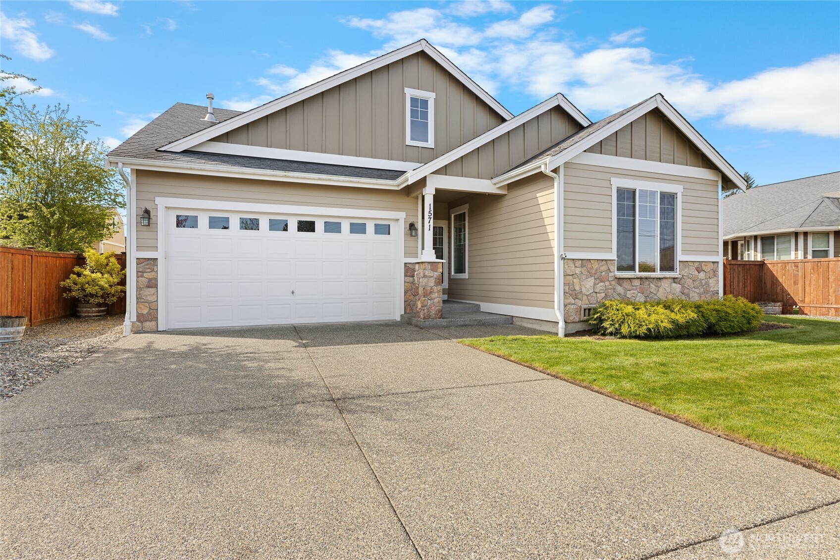 1571 Collins Road Property Photo