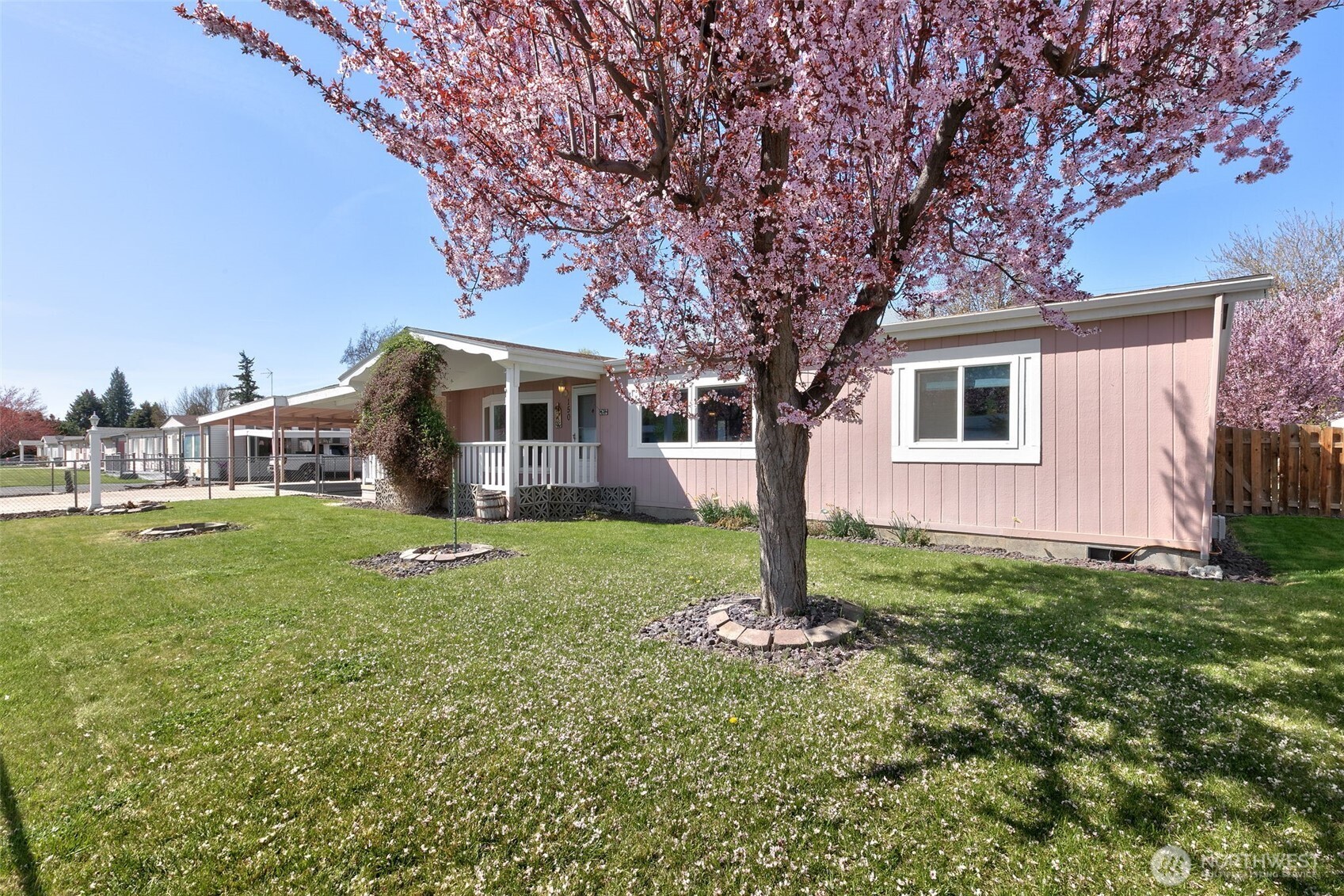 150 Four Hills Property Photo