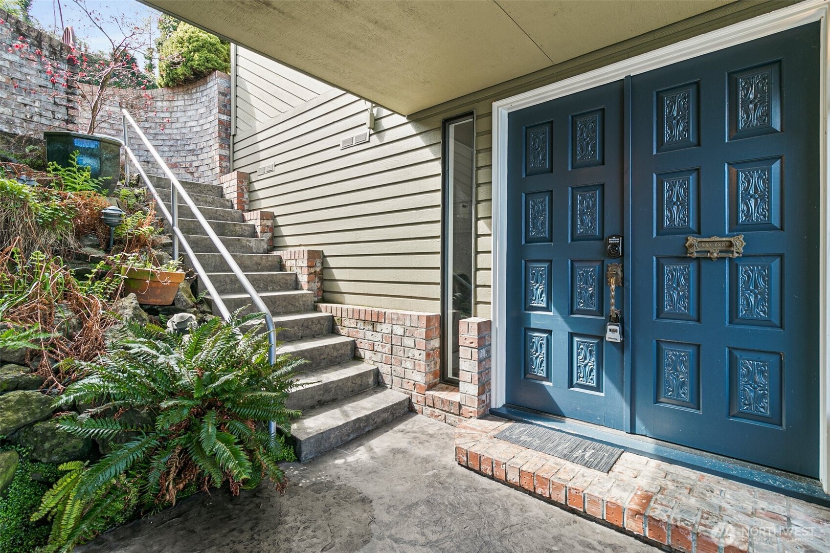 9750 Rainier Avenue Property Photo 2