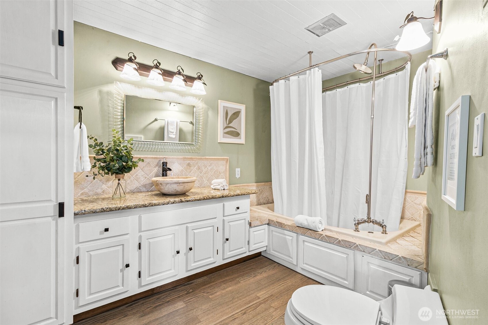 9750 Rainier Avenue Property Photo 14