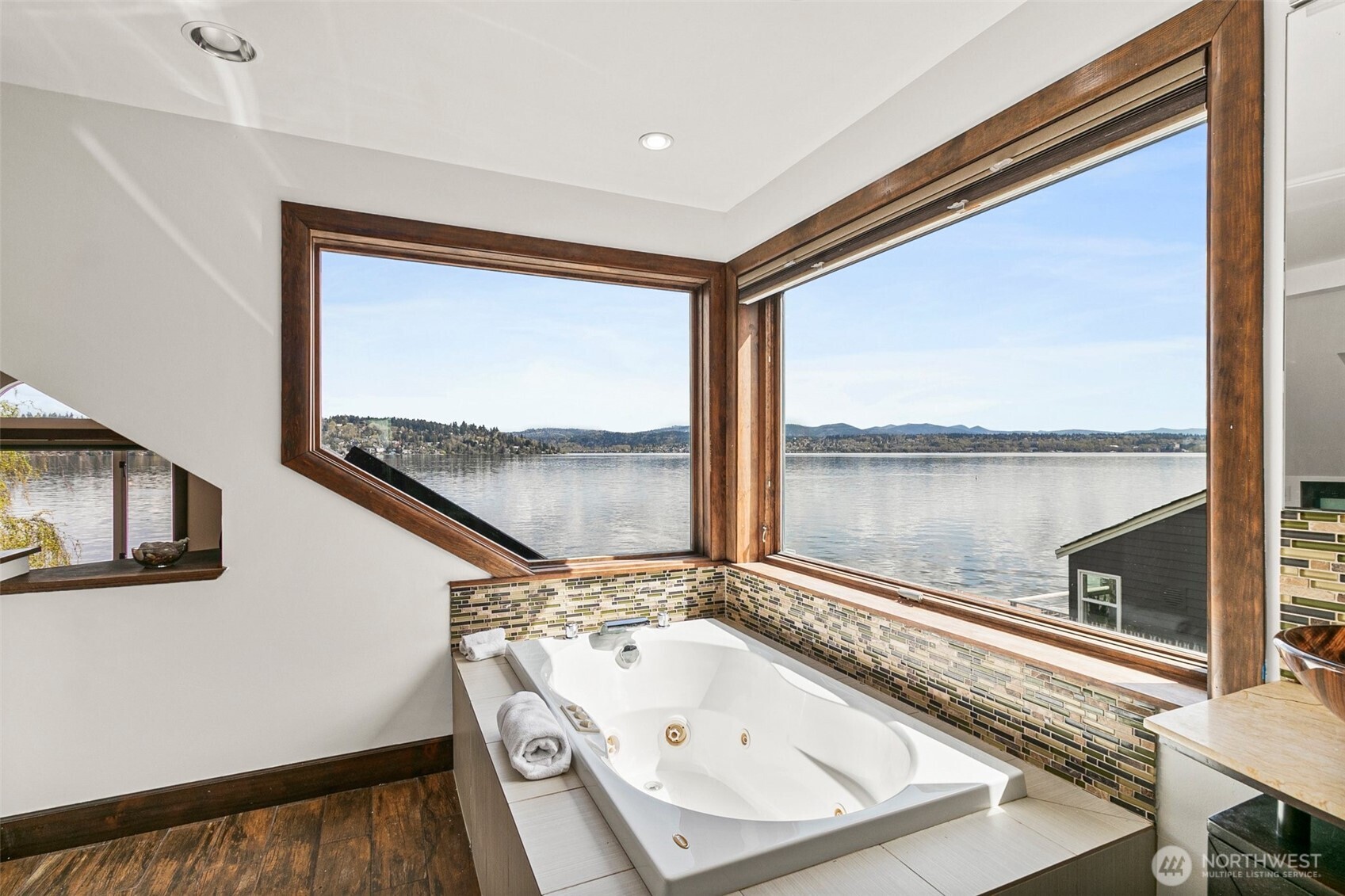 9750 Rainier Avenue Property Photo 24