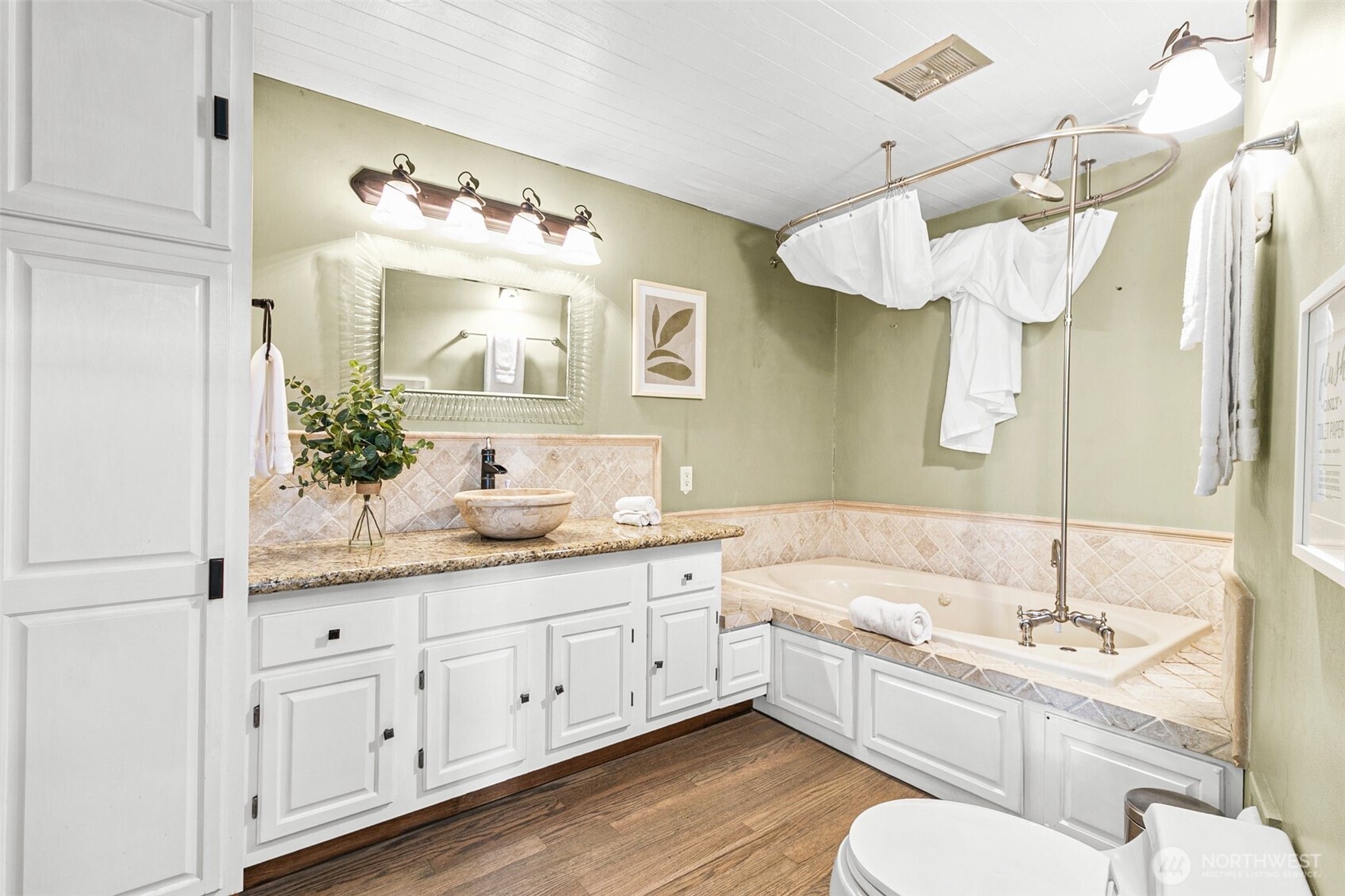 9750 Rainier Avenue Property Photo 25